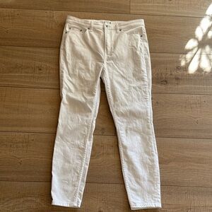Vineyard Vines size 31 women's white jeans